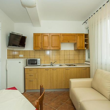 Apartments Nada Palit エクステリア 写真