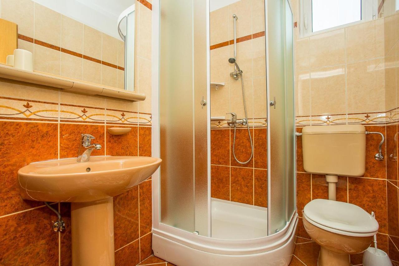 Apartments Nada Palit エクステリア 写真