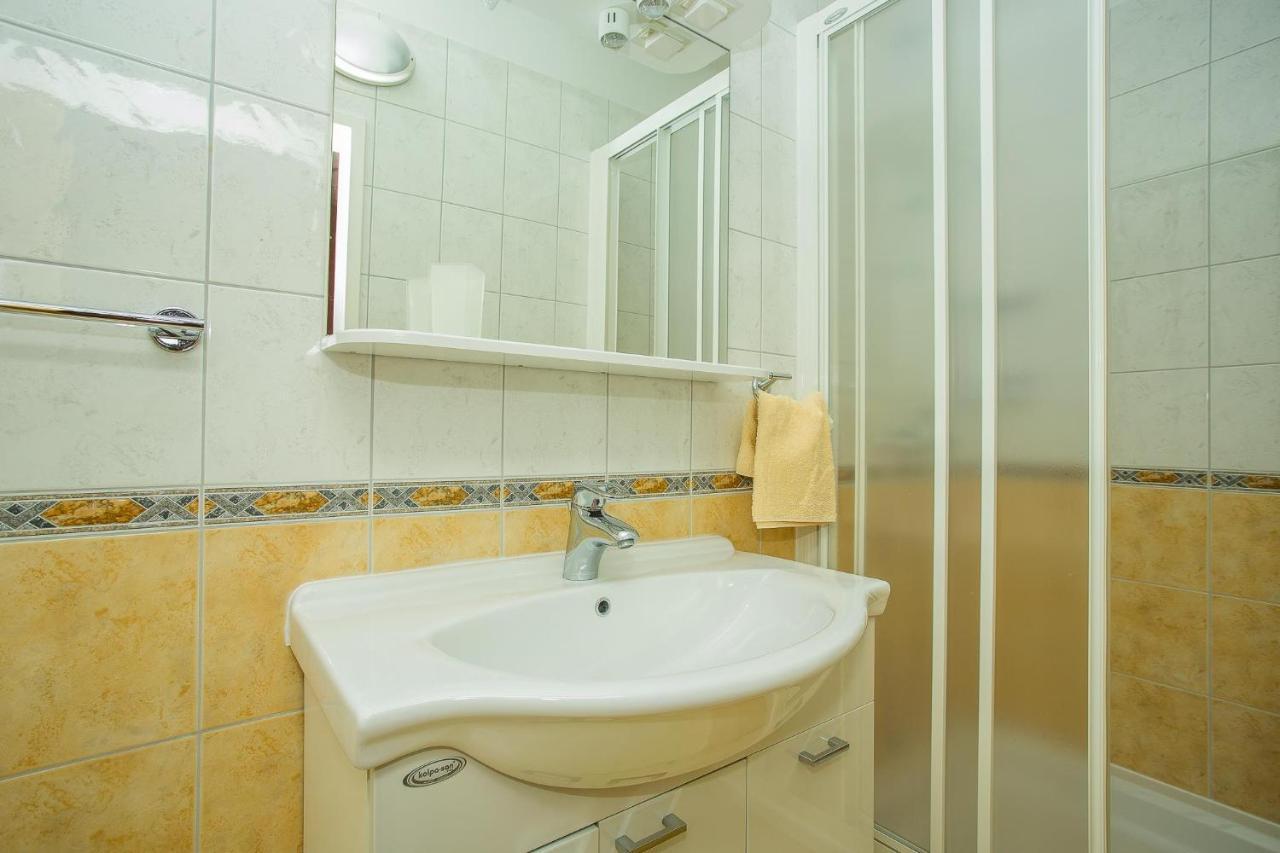 Apartments Nada Palit エクステリア 写真
